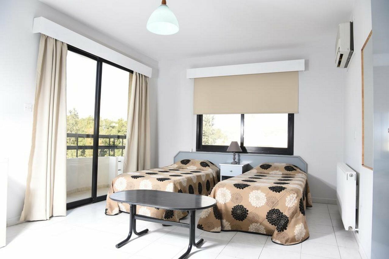 Tycoon Apartments リマソール エクステリア 写真